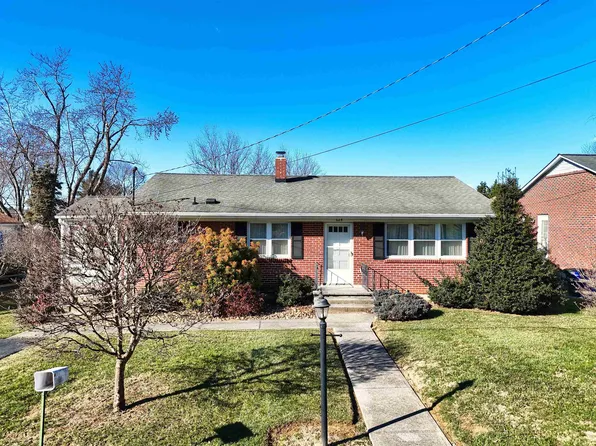 604 E Main St, Christiansburg, VA 24073