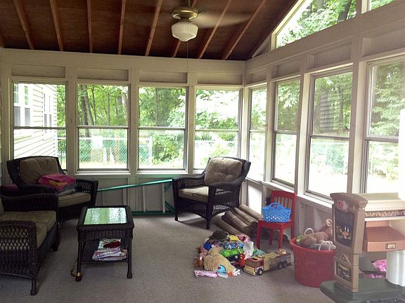 4th image of 70 Blue Spruce Ln