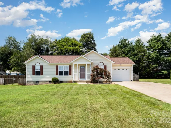 2070 Rocketts Way, Newton, NC 28658