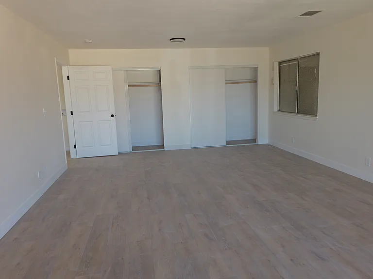 20997 Pine Ridge Ave #2 — Photo 14
