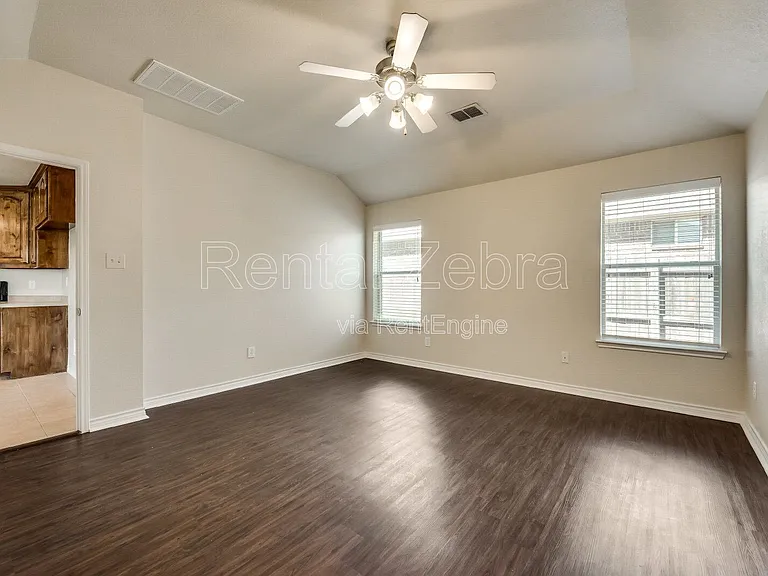 4216 Summersweet Ln — Photo 4