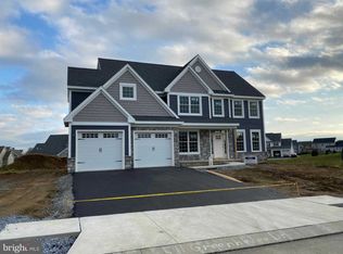 511 Greenhedge Dr, Lancaster, PA 17603