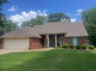 485 Spring Hollow Dr, Deatsville, AL 36022
