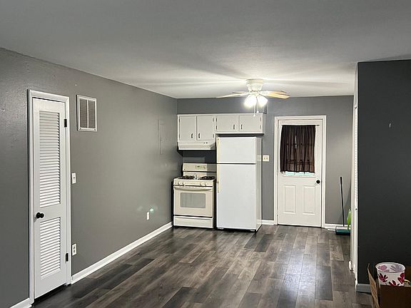 2nd image of 5156 Independence Ave #5156