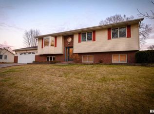 607 10th Ave, Hampton, IL 61256