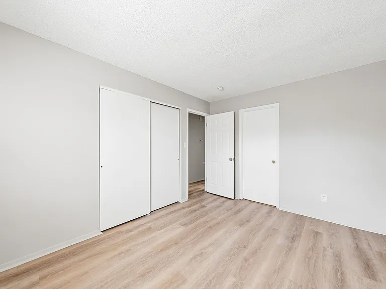 2415 Shirley Ave — Photo 18