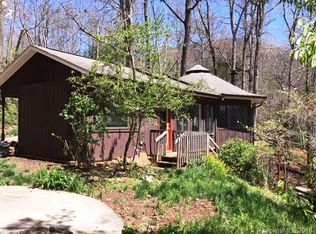 40 Weeping Cherry Forest Rd, Fairview, NC 28730