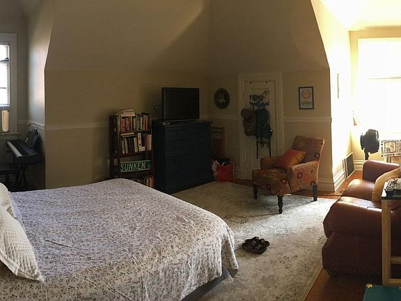 2nd image of 1831 Monument Ave APT 2