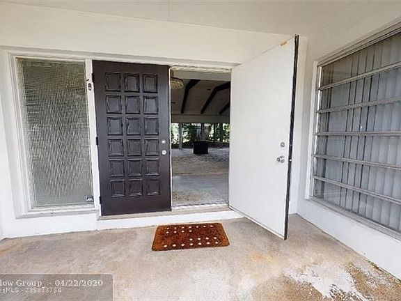 2nd image of 4905 Holly Dr