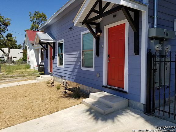 5th image of 908 Camaron St