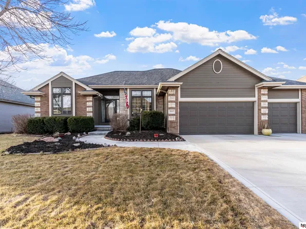 18619 Emiline St, Omaha, NE 68136