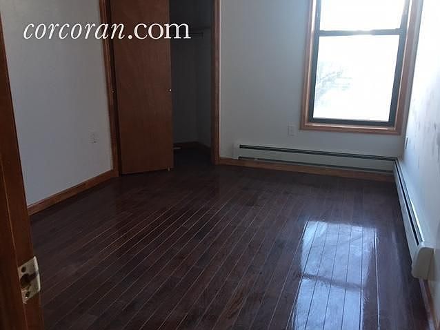 2nd image of 916 Jefferson Ave APT 2