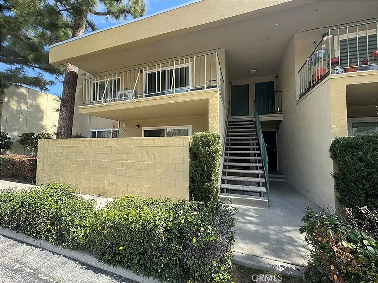 11138 Aqua Vista St — Photo 1