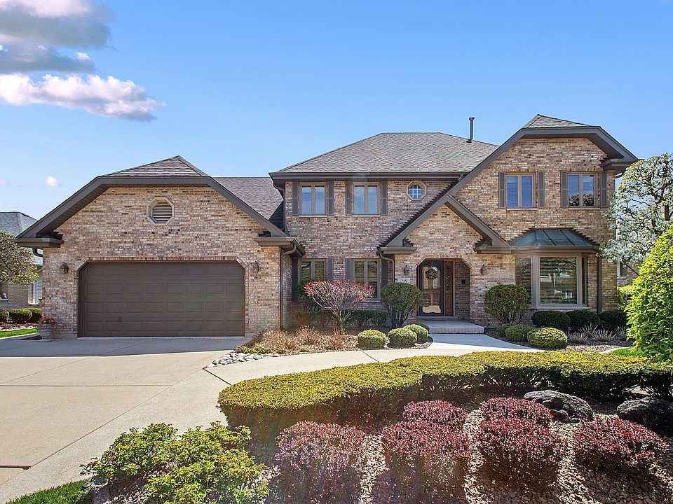 1st image of 215 Whispering Lake Dr