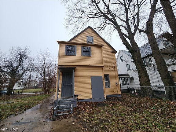 3rd image of 465 E 114th St