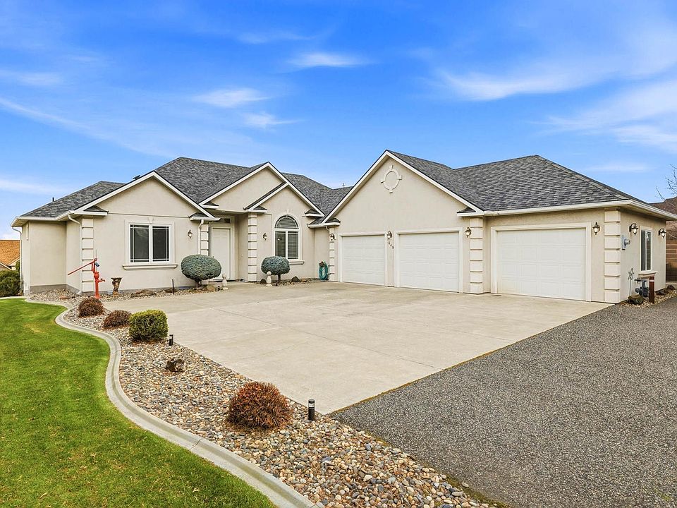 1st image of 649 Clermont Dr