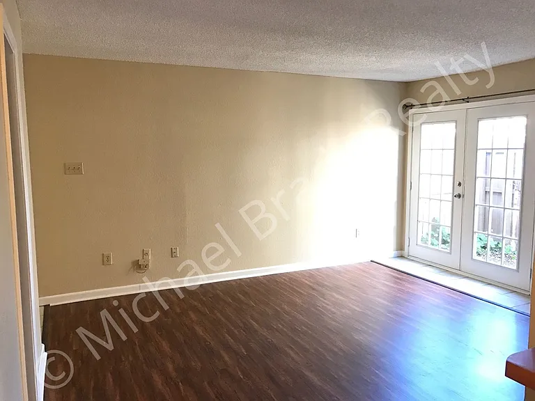 1101 Brighton Dr #D — Photo 11
