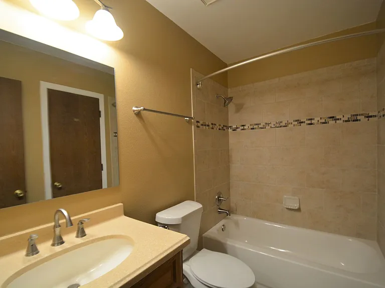 4618 Excalibur Ct — Photo 13