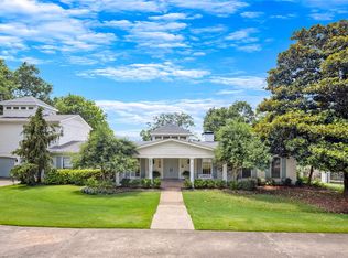 1011 E Trust St, Fayetteville, AR 72701