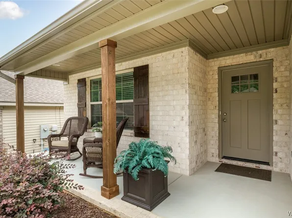 5350 University Gardens Dr, Cottondale, AL 35453