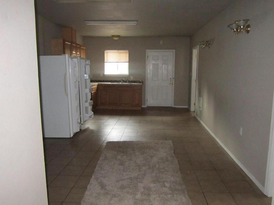 1st image of 402 E Mineral Ave