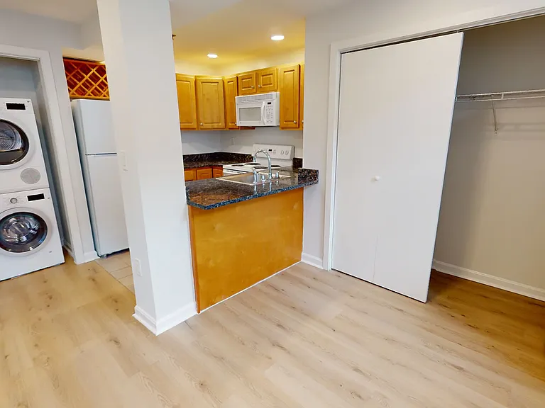 11A Peterborough St #4 — Photo 8