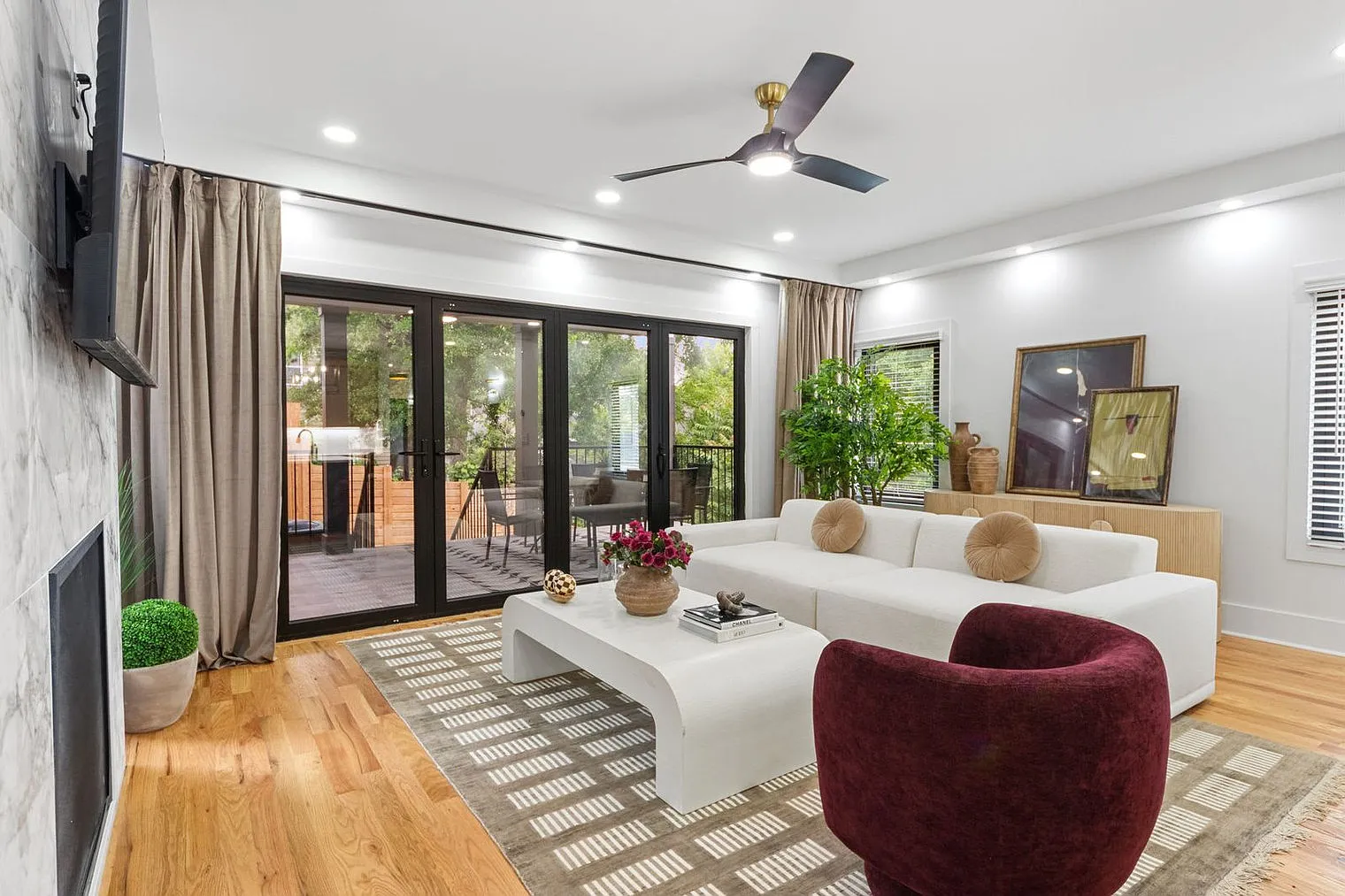 4 bed, 3.0 bath, $9,175 — Photo 1