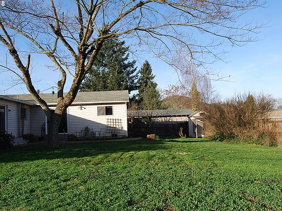 4th image of 1495 NW Almira St