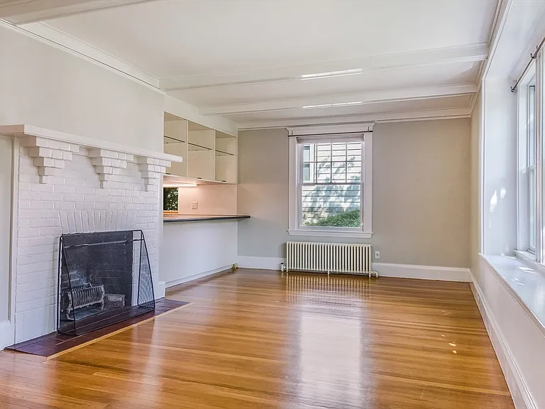 29 Devereaux St — Photo 5