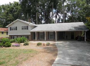 652 Dorsey Cir, Lilburn, GA 30047