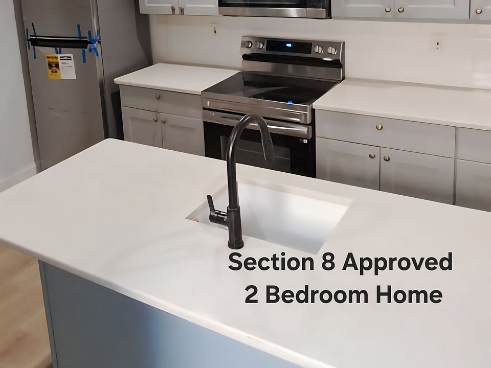 Lovely kitchen with granite counter tops