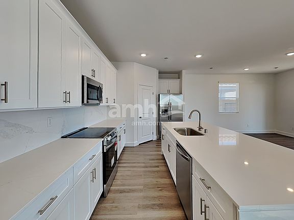 3rd image of 7926 Escolta Ct