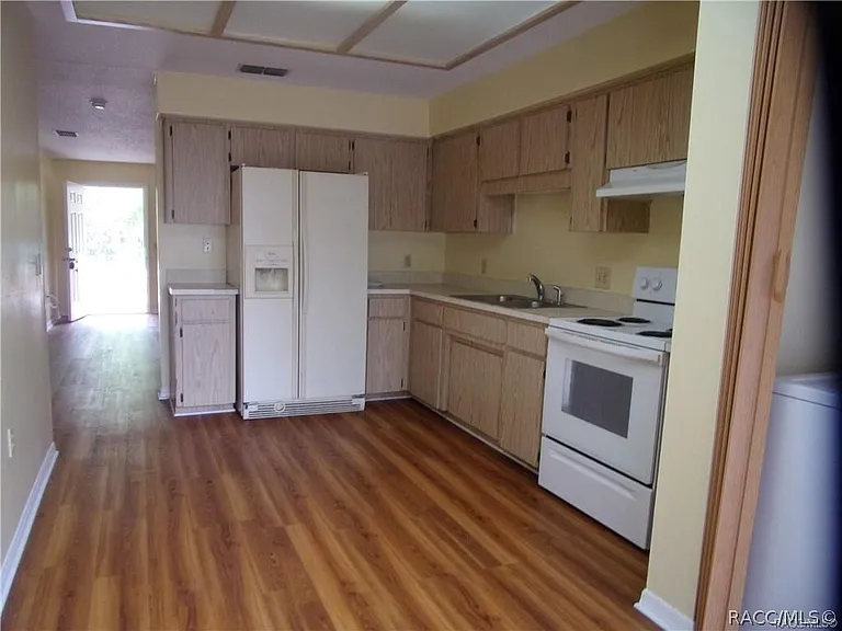 607 Edgewood Ave — Photo 6