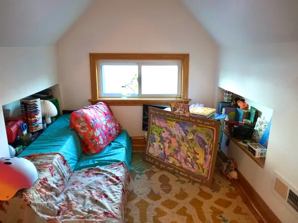 (undisclosed Address), Chicago, IL 60613