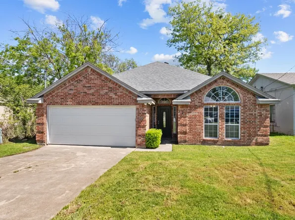 321 Meadow Park Dr, White Settlement, TX 76108