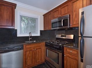 2 Presidents Dr APT 1B, Port Jefferson, NY 11777