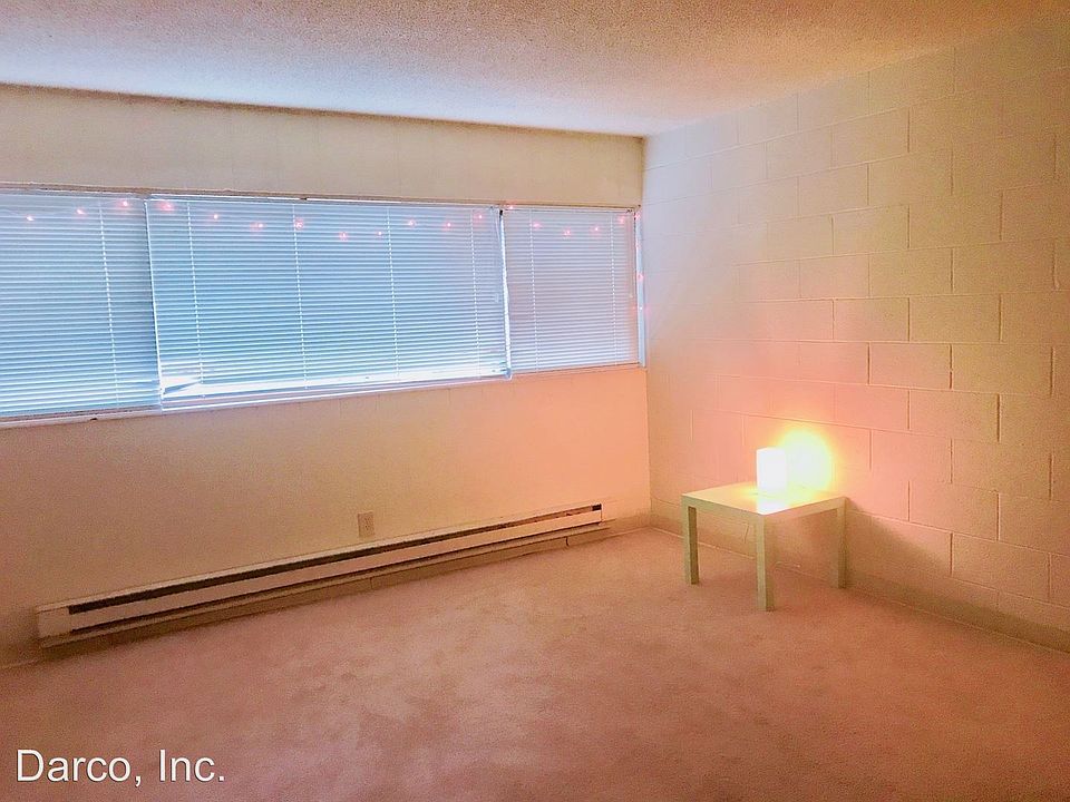 2nd image of 4139 12th Ave NE APT 102