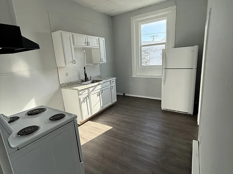 400 Pine St #3 — Photo 1