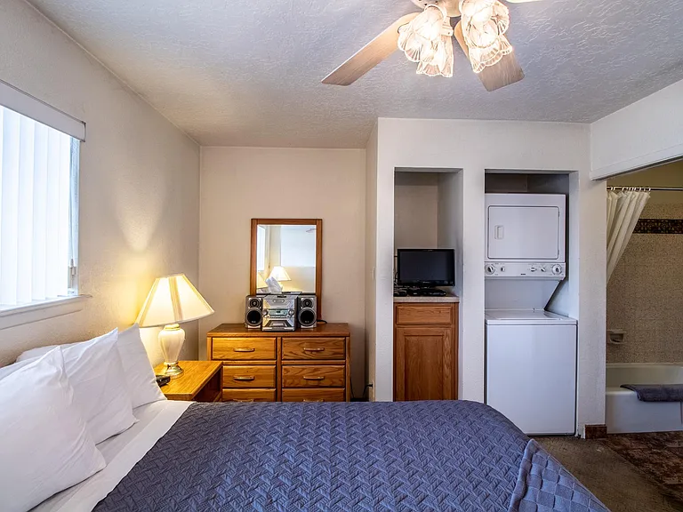1005 E Navajo St — Photo 11