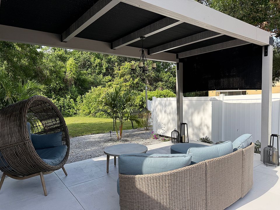 Windsor Cabana