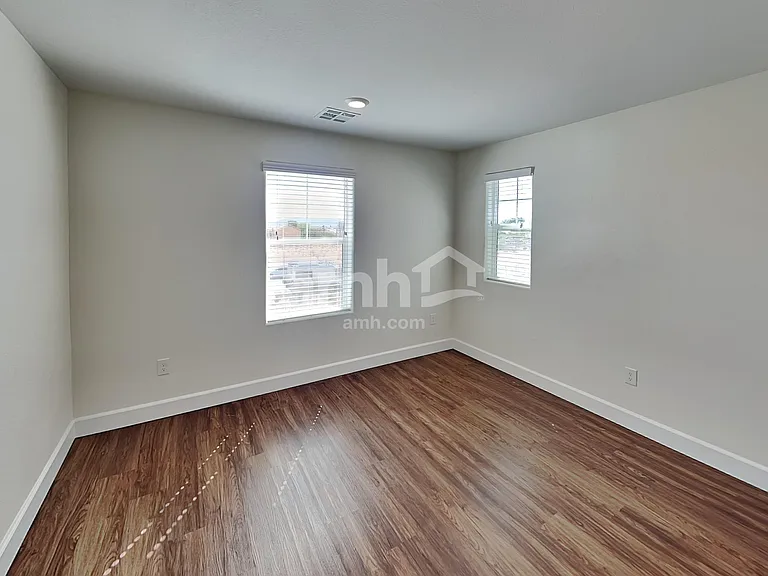 8152 Inhibition Ct — Photo 17