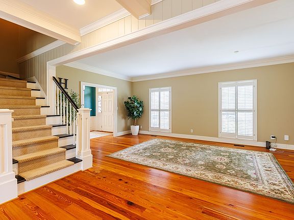 5th image of 913 Millpond Rd