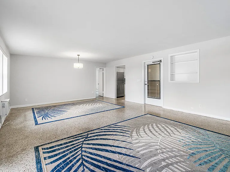 5615 N Ocean Blvd #10 — Photo 6