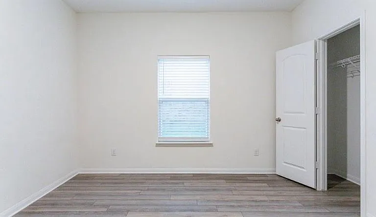 1331 Treeta Trl — Photo 12