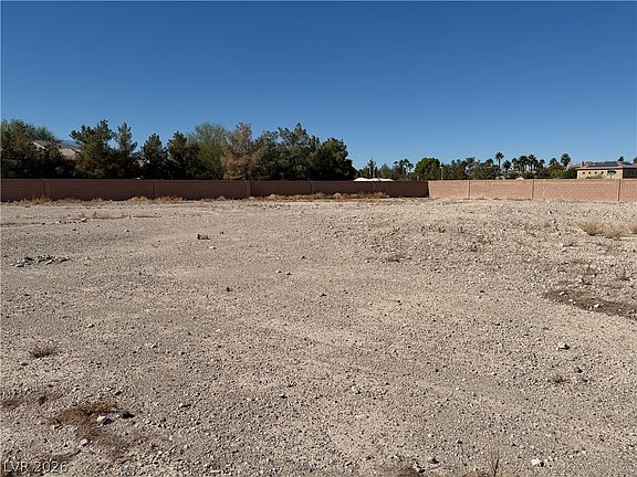4th image of 7671 Christian Cir