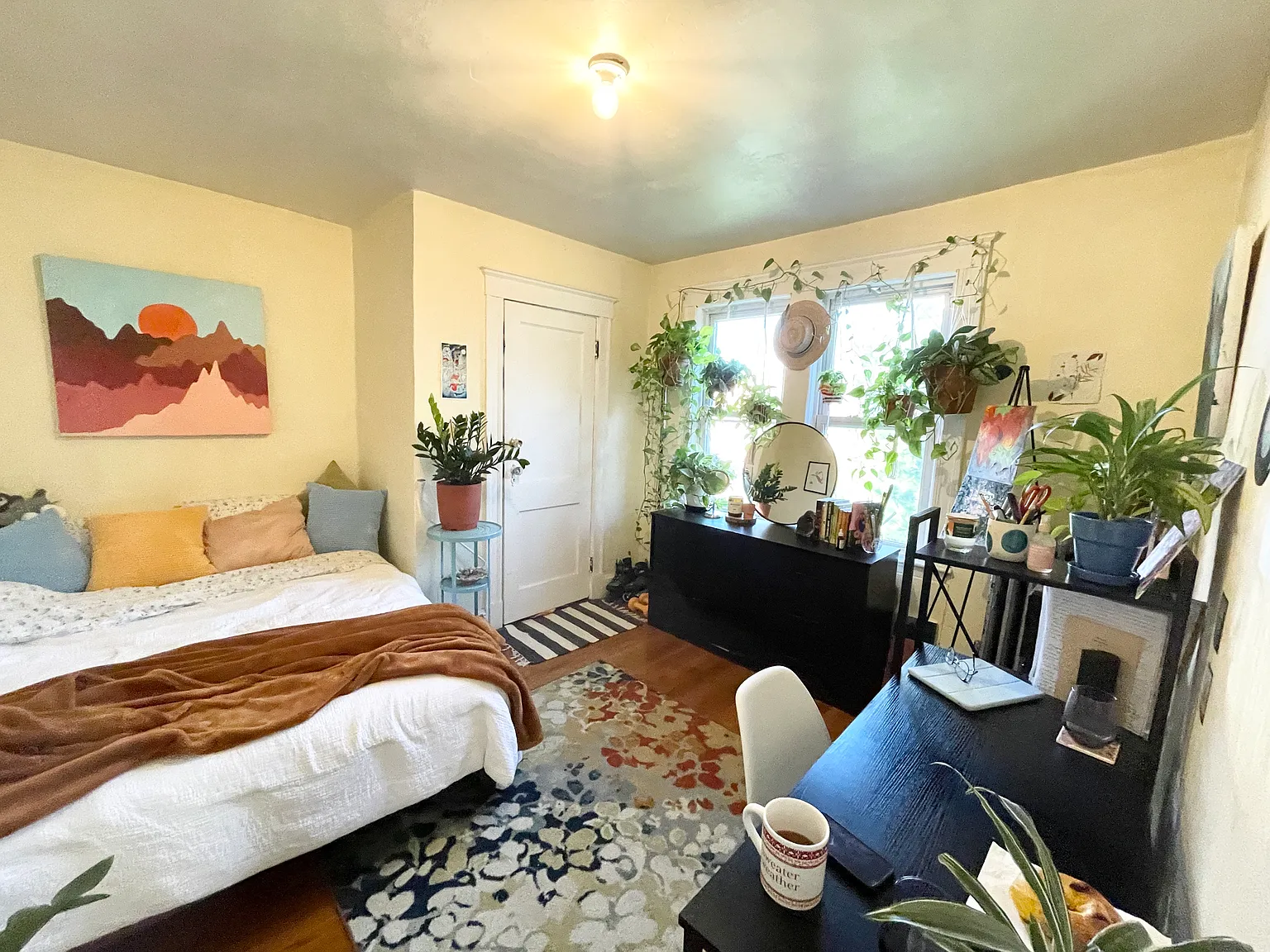 3 bed, 1000 sqft, $4,800 — Photo 4
