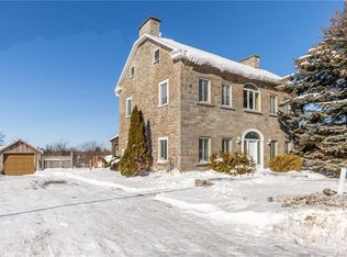 4008 Highway 34 Rd, Vankleek Hill, ON K0B1R0