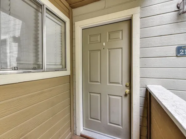 1019 Dornajo Way APT 213, Sacramento, CA 95825