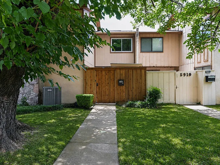 5912 Harvest Hill Rd — Photo 29