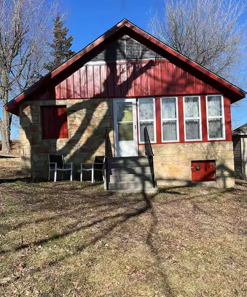 Building Photo - 217 W Hickory St